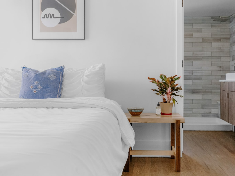 How to Maintain a Sparkling Clean Airbnb Between Guests